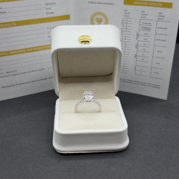 3ct oval cut real moissanite VVS1 engagement ring sz 5 and 6 available - Picture 4 of 11